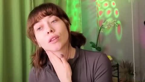 Snapshot of kina_ka chatting on October 4, 2025, 8:12 am kina_ka online show from October 4, 2025, 8:12 am