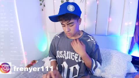 Snapshot of king_azahell chatting on January 26, 2025, 9:19 am king help me reach 100 likes online show from January 26, 2025, 9:19 am