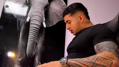 Angel Falconer online show from October 28, 2025, 3:10 am