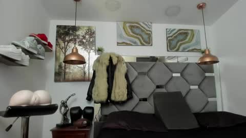 Snapshot of king_fitt_ chatting on January 27, 2025, 2:02 pm HOT MEN BLACK online show from January 27, 2025, 2:02 pm