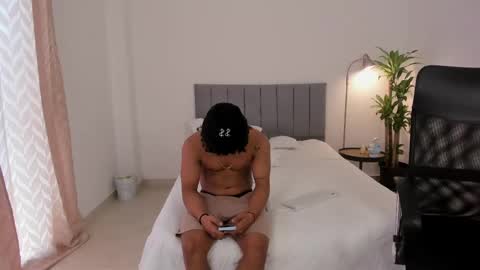 Snapshot of king_master77 chatting on February 20, 2025, 2:24 pm king_master77 online show from February 20, 2025, 2:24 pm