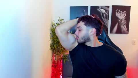 Snapshot of king_of_kings__ chatting on January 1, 2025, 10:35 pm king_of_kings__ online show from January 1, 2025, 10:35 pm