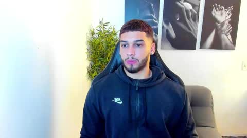 Snapshot of king_of_kings__ chatting on February 14, 2025, 2:50 am king_of_kings__ online show from February 14, 2025, 2:50 am