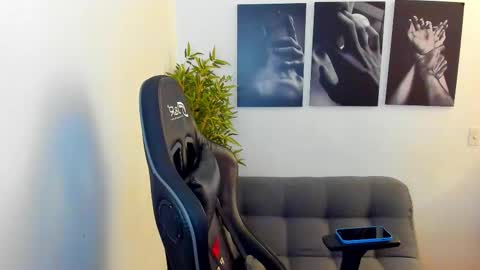 Snapshot of king_of_kings__ chatting on February 25, 2025, 12:58 am king_of_kings__ online show from February 25, 2025, 12:58 am