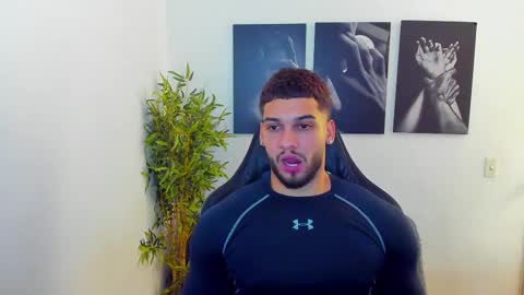 Snapshot of king_of_kings__ chatting on March 8, 2025, 1:39 am king_of_kings__ online show from March 8, 2025, 1:39 am