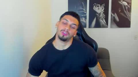 Snapshot of king_of_kings__ chatting on October 3, 2025, 10:40 pm king_of_kings__ online show from October 3, 2025, 10:40 pm