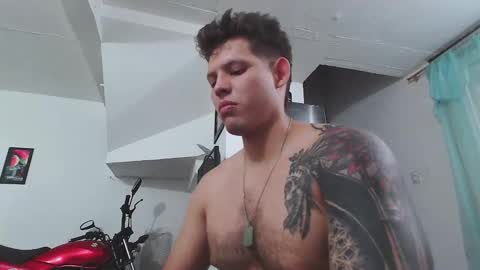 king_russo online show from February 3, 2025, 12:47 am