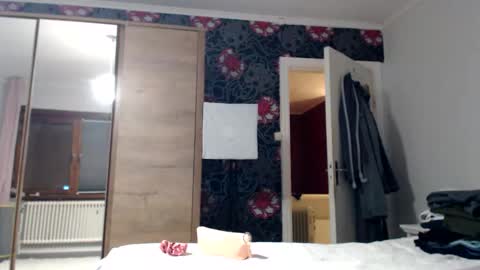 sexysexyhotwetpinkredpussy online show from November 21, 2025, 4:49 pm