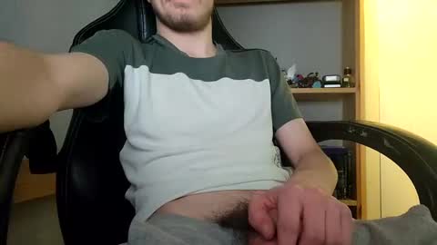 Snapshot of kingcharlez_04 chatting on February 20, 2025, 6:46 pm kingcharlez_04 online show from February 20, 2025, 6:46 pm