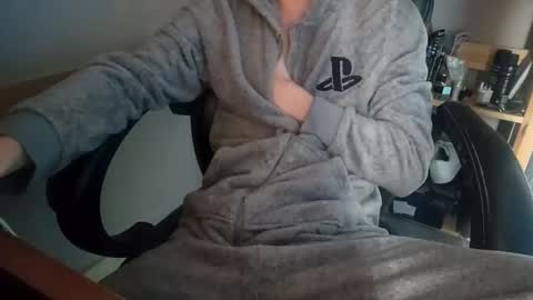 Snapshot of kingcharlez_04 chatting on October 26, 2025, 12:33 pm kingcharlez_04 online show from October 26, 2025, 12:33 pm