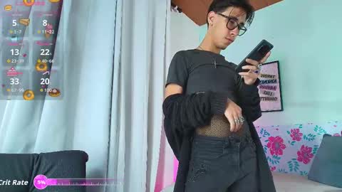 kingdanny_8 online show from October 22, 2025, 2:12 am