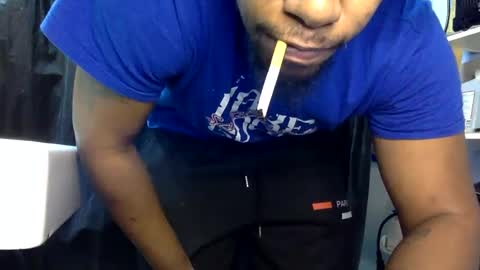 Snapshot of kinglibra420 chatting on January 15, 2025, 1:23 am loyal fuck online show from January 15, 2025, 1:23 am