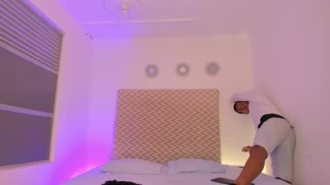 Snapshot of kingstark_ chatting on October 31, 2025, 11:22 am sebastian online show from October 31, 2025, 11:22 am