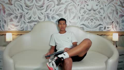 Snapshot of kingstark_ chatting on November 14, 2025, 11:20 am sebastian online show from November 14, 2025, 11:20 am