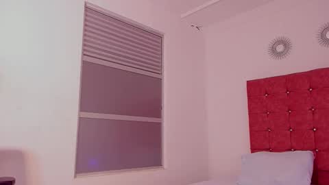 Snapshot of kingstark_ chatting on December 4, 2025, 2:04 pm sebastian online show from December 4, 2025, 2:04 pm