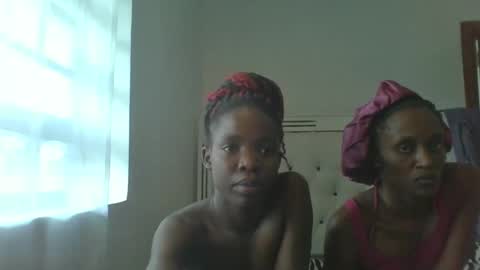 kinky_aria online show from October 2, 2025, 9:05 am