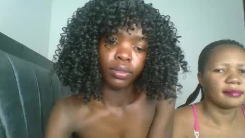 kinky_aria online show from October 18, 2025, 5:14 pm