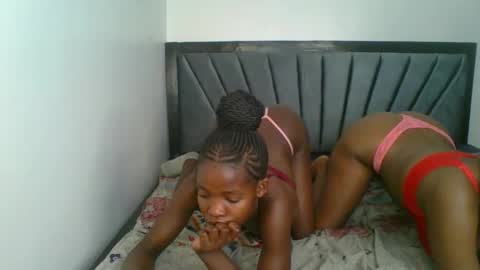 kinky_aria online show from November 26, 2025, 8:43 pm