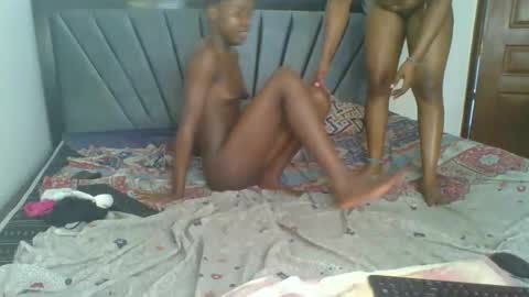 kinky_aria online show from November 28, 2025, 9:34 am