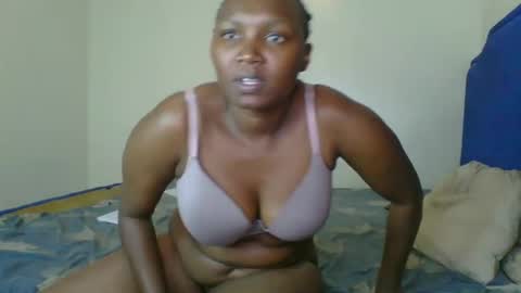 Snapshot of kinky_roey chatting on February 12, 2025, 11:07 am kinky_roey online show from February 12, 2025, 11:07 am