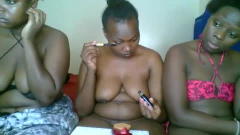 Snapshot of kinky_roey chatting on March 2, 2025, 11:18 am kinky_roey online show from March 2, 2025, 11:18 am