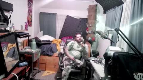 Snapshot of kinkybiguy14 chatting on October 11, 2025, 6:23 am Kinky Cassie online show from October 11, 2025, 6:23 am