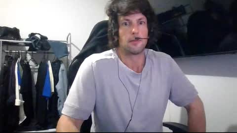 Snapshot of kinkybinerd chatting on December 21, 2024, 4:57 pm Horny Bloomy online show from December 21, 2024, 4:57 pm