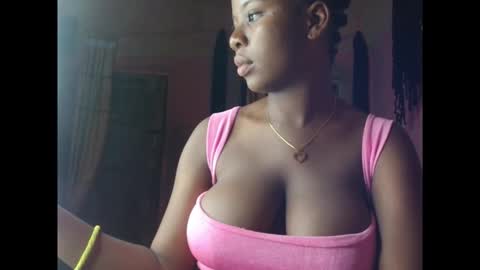 Snapshot of kinkyjuicexx chatting on October 9, 2025, 5:33 pm kinkyjuicexx online show from October 9, 2025, 5:33 pm