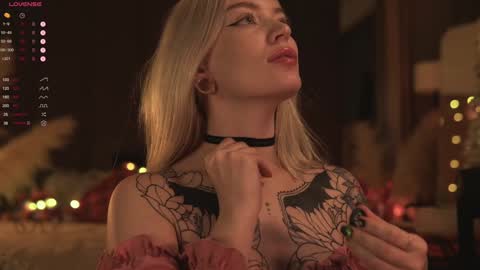 Snapshot of kinkylina_ chatting on December 28, 2024, 11:30 am kinkylina_ online show from December 28, 2024, 11:30 am