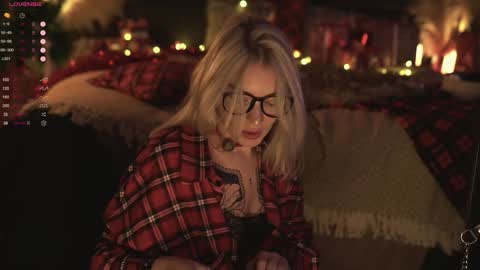 Snapshot of kinkylina_ chatting on January 1, 2025, 2:20 pm kinkylina_ online show from January 1, 2025, 2:20 pm