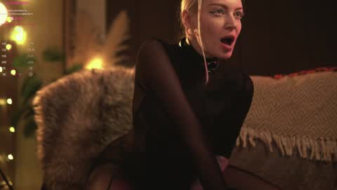 Snapshot of kinkylina_ chatting on January 1, 2025, 5:22 pm kinkylina_ online show from January 1, 2025, 5:22 pm
