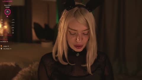 Snapshot of kinkylina_ chatting on January 24, 2025, 11:48 am kinkylina_ online show from January 24, 2025, 11:48 am