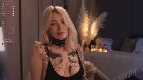 Snapshot of kinkylina_ chatting on February 19, 2025, 5:27 pm kinkylina_ online show from February 19, 2025, 5:27 pm