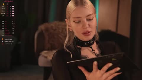Snapshot of kinkylina_ chatting on February 22, 2025, 2:19 pm kinkylina_ online show from February 22, 2025, 2:19 pm