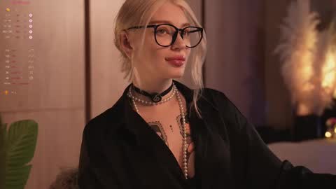 Snapshot of kinkylina_ chatting on February 28, 2025, 12:52 pm kinkylina_ online show from February 28, 2025, 12:52 pm