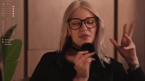 Snapshot of kinkylina_ chatting on February 28, 2025, 7:03 pm kinkylina_ online show from February 28, 2025, 7:03 pm