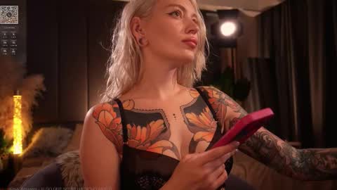 Snapshot of kinkylina_ chatting on October 11, 2025, 11:42 am kinkylina_ online show from October 11, 2025, 11:42 am
