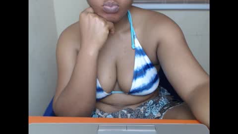 Snapshot of kinkyxxjuice chatting on September 20, 2025, 8:48 am kinkyxxjuice online show from September 20, 2025, 8:48 am