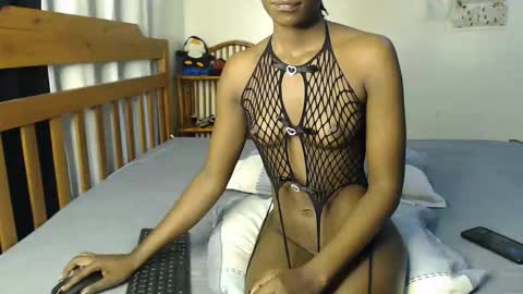 Miimi online show from September 16, 2025, 6:42 pm