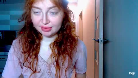 Snapshot of kira_foxy_ chatting on November 25, 2025, 8:25 am Kira online show from November 25, 2025, 8:25 am