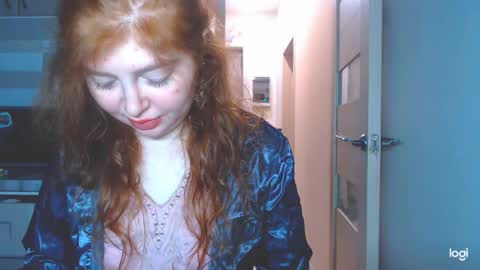 Snapshot of kira_foxy_ chatting on December 5, 2025, 9:51 am Kira online show from December 5, 2025, 9:51 am