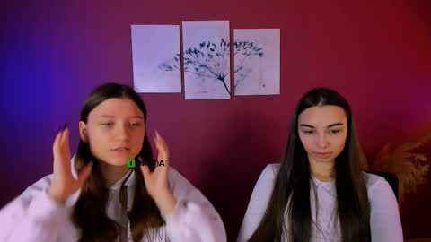 Snapshot of kira_light__ chatting on October 27, 2025, 9:35 am kira_light__ online show from October 27, 2025, 9:35 am