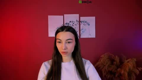 Snapshot of kira_light__ chatting on November 3, 2025, 9:32 am kira_light__ online show from November 3, 2025, 9:32 am