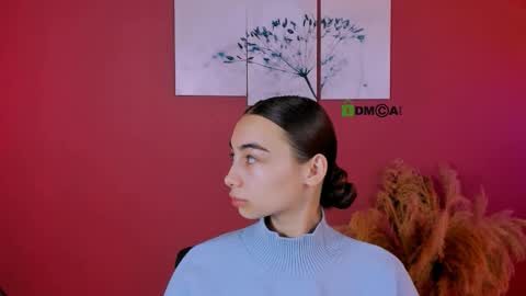 Snapshot of kira_light__ chatting on November 11, 2025, 9:42 am kira_light__ online show from November 11, 2025, 9:42 am