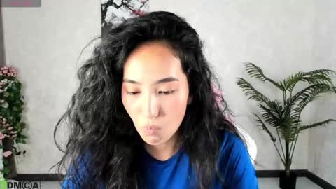 Aura online show from September 12, 2025, 9:20 am