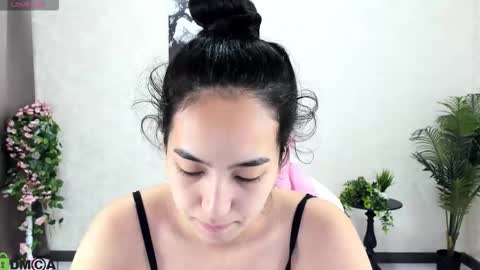 Aura online show from October 22, 2025, 2:56 am