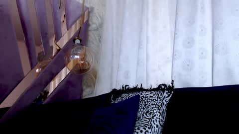 kiraawild online show from November 14, 2025, 6:06 pm