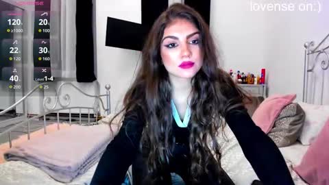 Snapshot of kiracherryy chatting on December 2, 2025, 9:32 pm Kira 3 online show from December 2, 2025, 9:32 pm