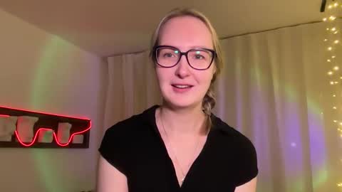 Snapshot of kirafatex chatting on September 12, 2025, 6:08 pm KiraFatex online show from September 12, 2025, 6:08 pm