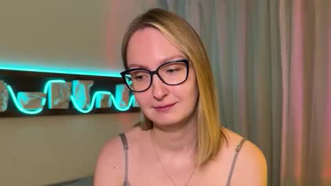 Snapshot of kirafatex chatting on September 13, 2025, 5:02 pm KiraFatex online show from September 13, 2025, 5:02 pm